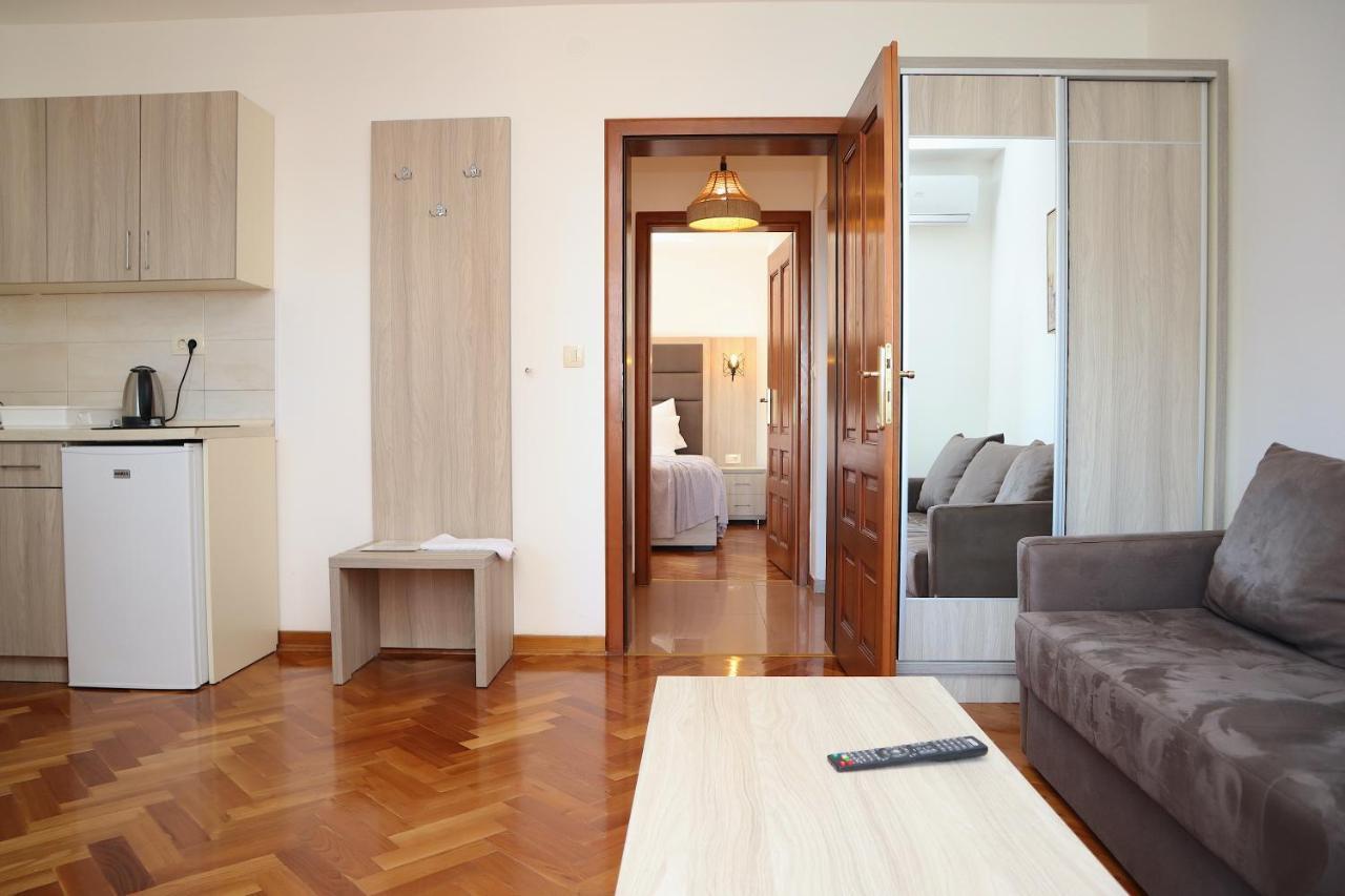 Kosta Guest house